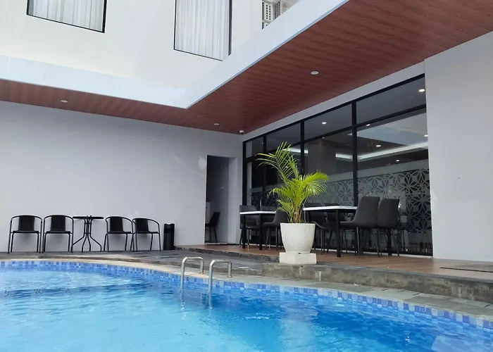 Front One Luxe Hotel Solo