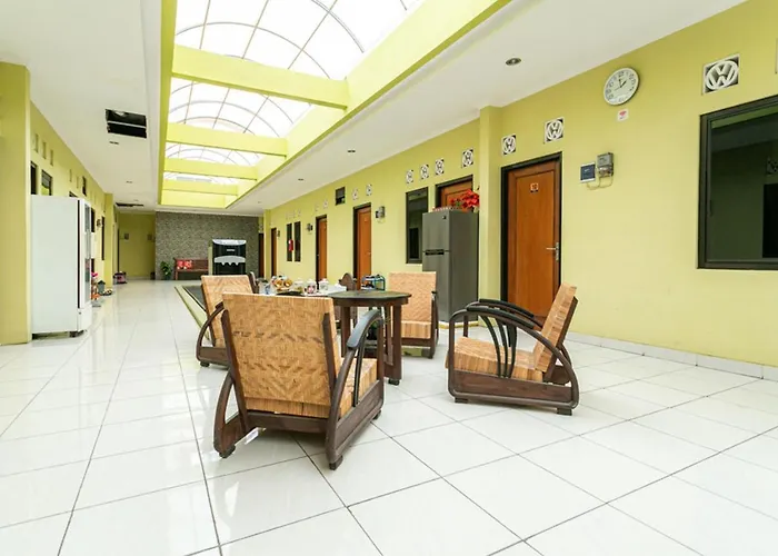 KoolKost Female Syariah near Universitas Muhammadiyah Surakarta Surakarta 