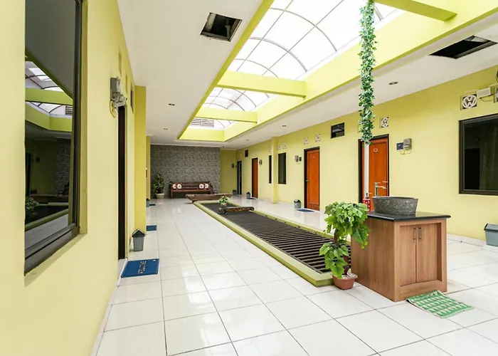 KoolKost Female Syariah near Universitas Muhammadiyah Surakarta Surakarta 